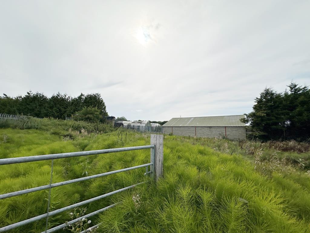 Lot: 51 - FREEHOLD LAND WITH PLANNING FOR TWO COMMERCIAL UNITS, PARKING & LANDSCAPING -